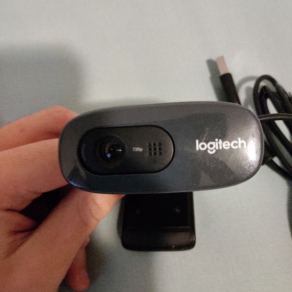Logitech C270 HD Webcam - Picture 2 of 3